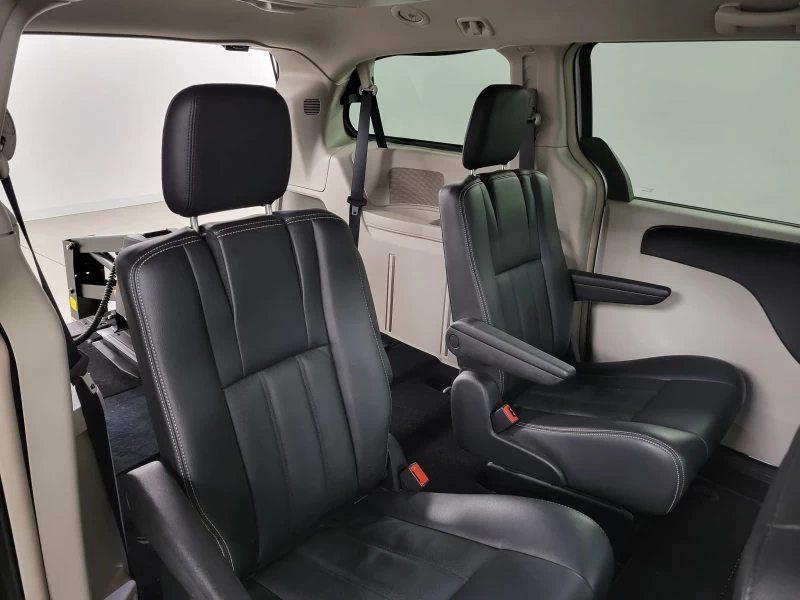 DODGE GRAND CARAVAN 2012 à vendre près Repentigny et de Montréal à vendre